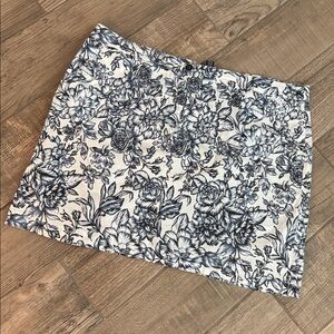 Karen Scott Golf skirt Blue White Floral Size 18